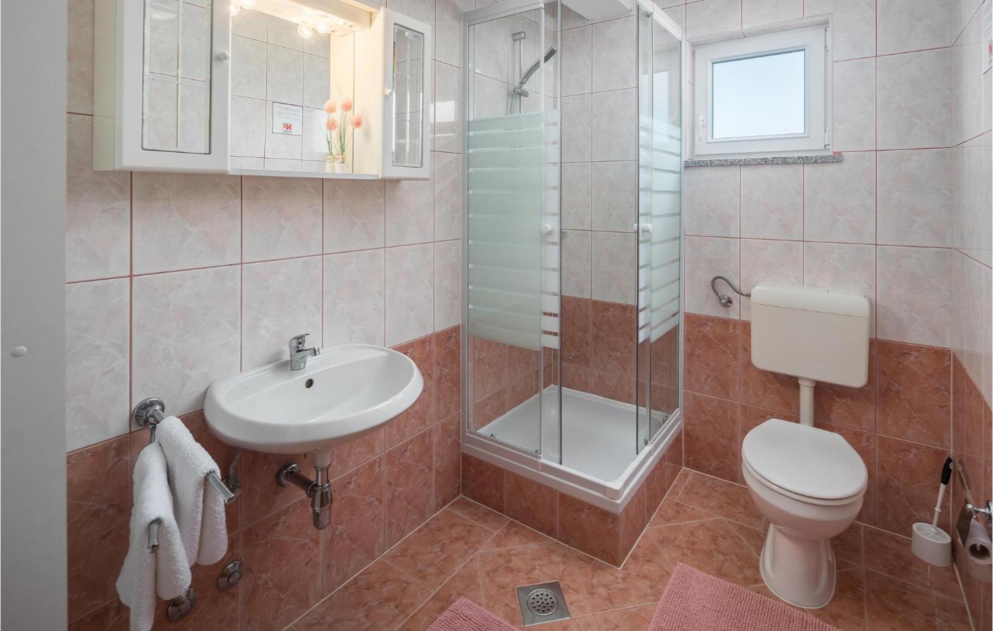 1 Bedroom Beautiful Apartment In Porec Poreč Exterior foto