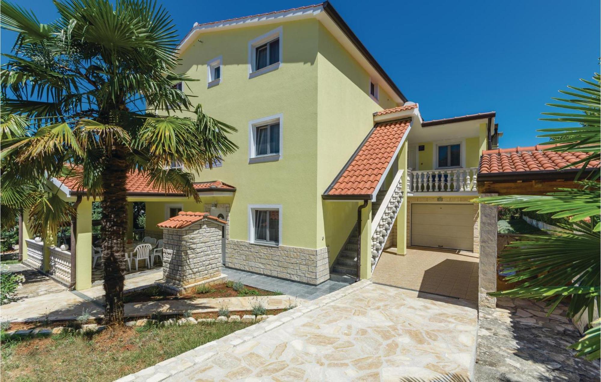 1 Bedroom Beautiful Apartment In Porec Poreč Exterior foto