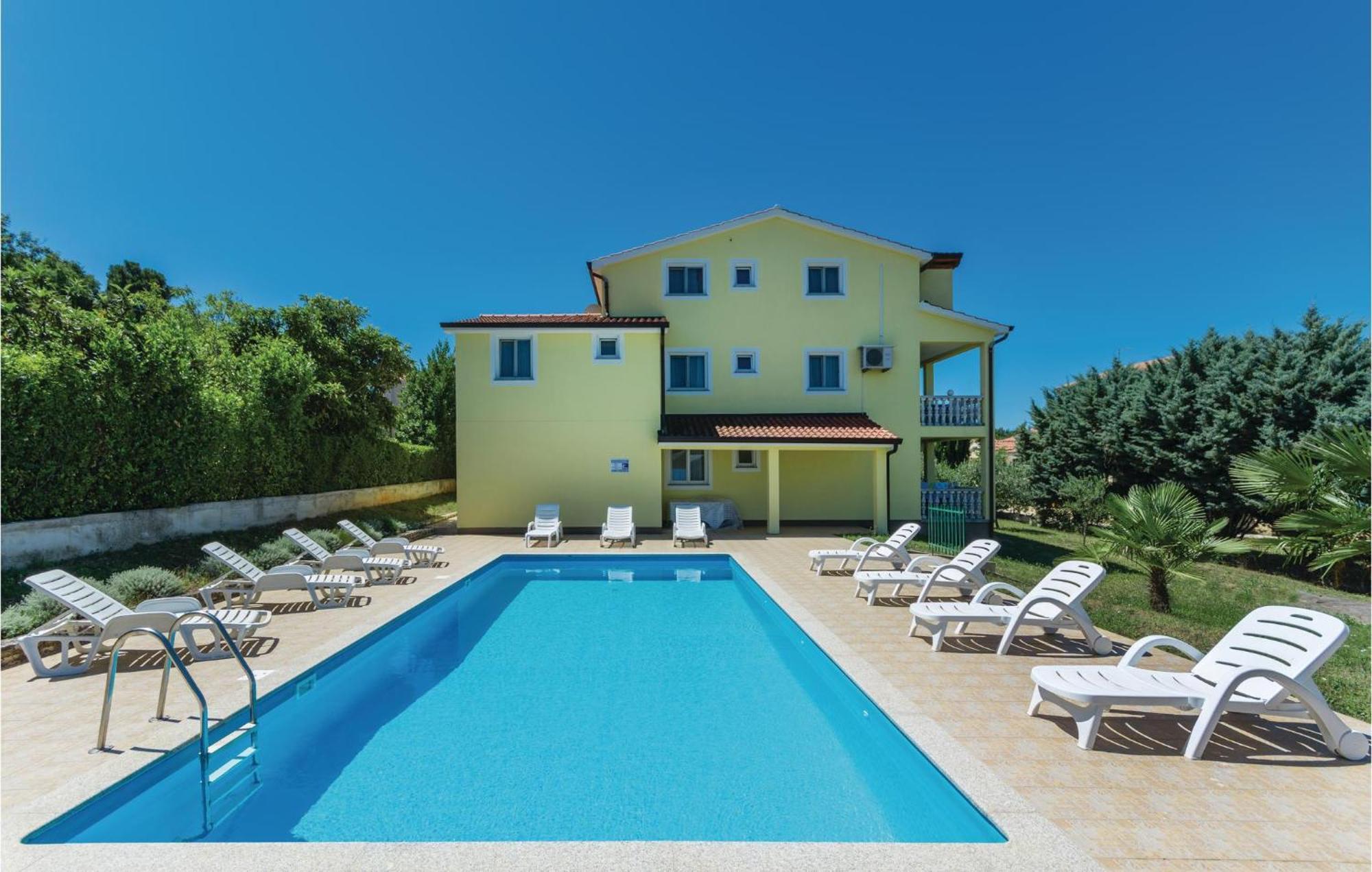 1 Bedroom Beautiful Apartment In Porec Poreč Exterior foto